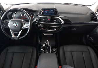 Подержанный автомобиль BMW X3 2018 года (11 фото)