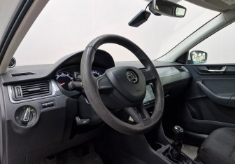 Подержанный автомобиль Skoda Rapid Liftback 2019 года (6 фото)