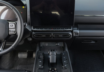 Подержанный автомобиль Haval H7 2025 года (14 фото)