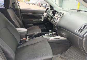 Подержанный автомобиль Mitsubishi ASX 2013 года (10 фото)