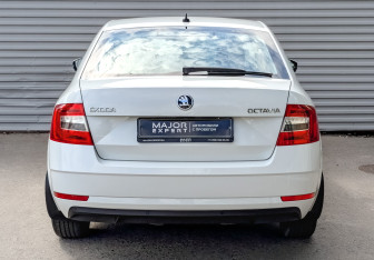 Подержанный автомобиль Skoda Octavia Liftback 2020 года (6 фото)