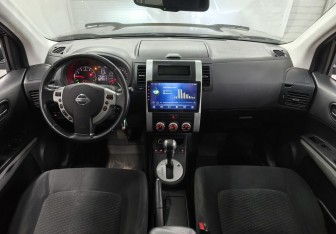Подержанный автомобиль Nissan X-Trail 2012 года (12 фото)