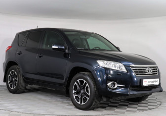 Подержанный автомобиль Toyota RAV4 2010 года (3 фото)