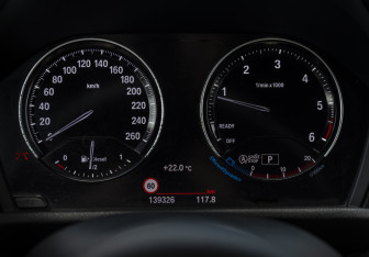 Подержанный автомобиль BMW X2 2018 года (12 фото)
