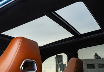 Подержанный автомобиль BMW X5 M 2015 года (21 фото)