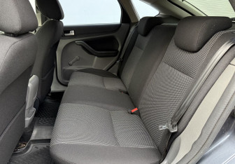 Подержанный автомобиль Ford Focus Hatchback 2011 года (11 фото)