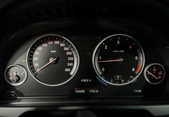 Подержанный автомобиль BMW X5 2015 года (13 фото)