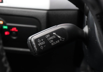 Подержанный автомобиль Volkswagen Touareg 2012 года (13 фото)