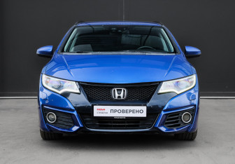 Подержанный автомобиль Honda Civic Wagon 2015 года (2 фото)