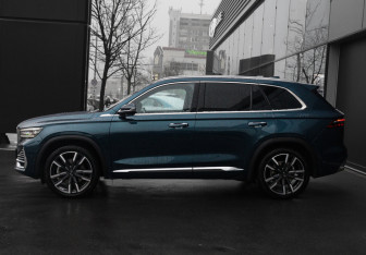 Подержанный автомобиль Geely Monjaro 2023 года (8 фото)