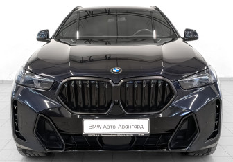 Подержанный автомобиль BMW X6 2023 года (2 фото)