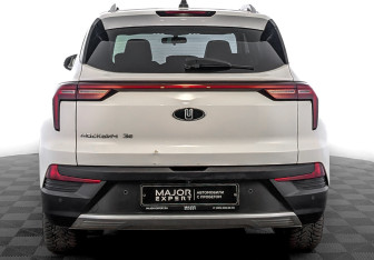 Подержанный автомобиль Москвич 3е 2023 года (6 фото)