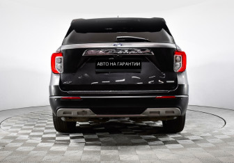 Подержанный автомобиль Ford Explorer 2020 года (4 фото)