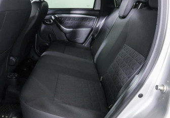 Подержанный автомобиль Renault Duster 2016 года (12 фото)