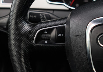 Подержанный автомобиль Audi A5 Coupe 2009 года (18 фото)