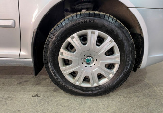 Подержанный автомобиль Skoda Octavia Liftback 2008 года (15 фото)