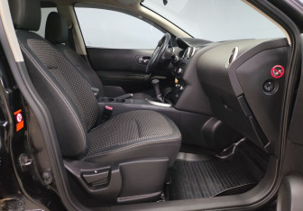 Подержанный автомобиль Nissan Qashqai 2009 года (10 фото)