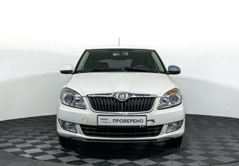 Подержанный автомобиль Skoda Fabia Hatchback 2010 года (2 фото)