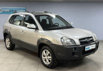 Подержанный автомобиль Hyundai Tucson 2008 года (3 фото)