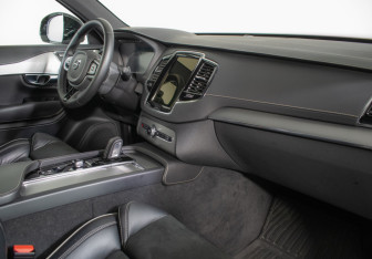 Подержанный автомобиль Volvo XC90 2021 года (9 фото)