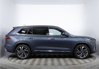 Подержанный автомобиль Geely Monjaro 2024 года (4 фото)