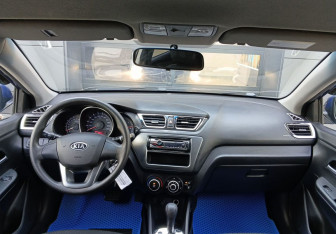 Подержанный автомобиль Kia Rio Sedan 2012 года (11 фото)