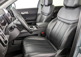 Подержанный автомобиль Jaecoo J7 2023 года (20 фото)