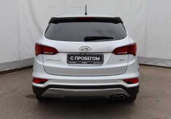 Подержанный автомобиль Hyundai Santa Fe 2015 года (5 фото)