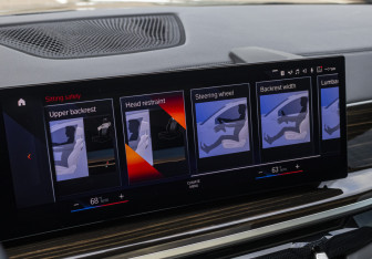 Подержанный автомобиль BMW X7 2022 года (21 фото)