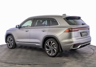 Подержанный автомобиль Geely Monjaro 2025 года (7 фото)