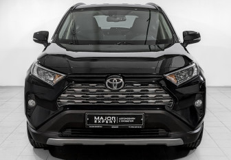 Подержанный автомобиль Toyota RAV4 2021 года (2 фото)
