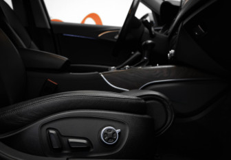 Подержанный автомобиль Audi A6 allroad 2012 года (30 фото)