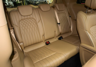 Подержанный автомобиль Voyah Dream 2023 года (11 фото)