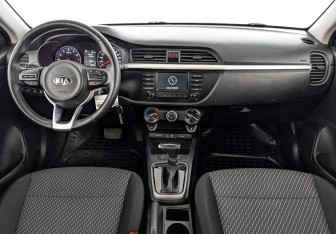Подержанный автомобиль Kia Rio Hatchback 2020 года (12 фото)