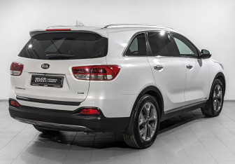 Подержанный автомобиль Kia Sorento 2017 года (5 фото)