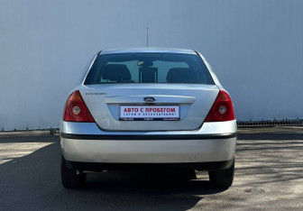 Подержанный автомобиль Ford Mondeo Sedan 2003 года (6 фото)