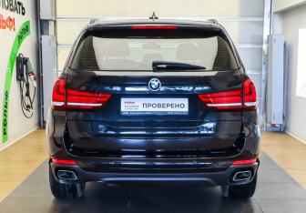Подержанный автомобиль BMW X5 2017 года (5 фото)