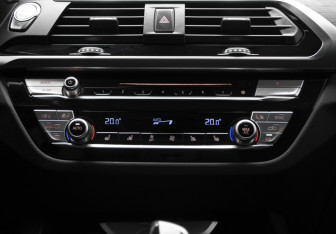Подержанный автомобиль BMW X3 2017 года (21 фото)