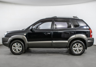Подержанный автомобиль Hyundai Tucson 2008 года (8 фото)