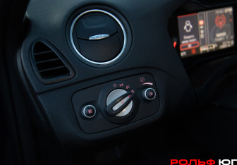 Подержанный автомобиль Ford S-MAX 2011 года (14 фото)