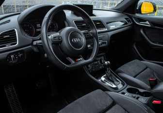 Подержанный автомобиль Audi Q3 2017 года (10 фото)