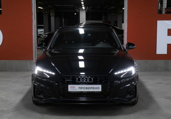 Подержанный автомобиль Audi A5 Coupe 2021 года (2 фото)