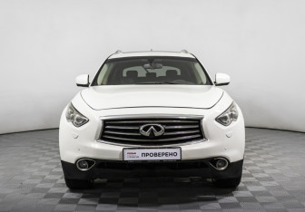 Подержанный автомобиль Infiniti FX 2013 года (2 фото)