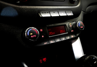 Подержанный автомобиль Kia Ceed Hatchback 2017 года (26 фото)