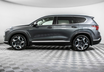 Подержанный автомобиль Hyundai Santa Fe 2021 года (5 фото)