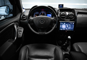 Подержанный автомобиль Renault Duster 2017 года (9 фото)