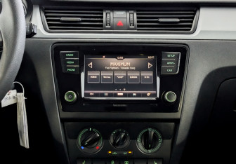 Подержанный автомобиль Skoda Rapid Liftback 2017 года (15 фото)