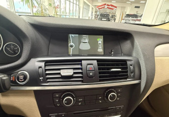 Подержанный автомобиль BMW X3 2013 года (15 фото)