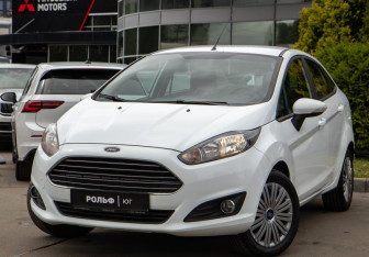 Подержанный автомобиль Ford Fiesta Sedan 2016 года (21 фото)