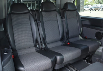 Подержанный автомобиль Mercedes-Benz Viano 2010 года (9 фото)